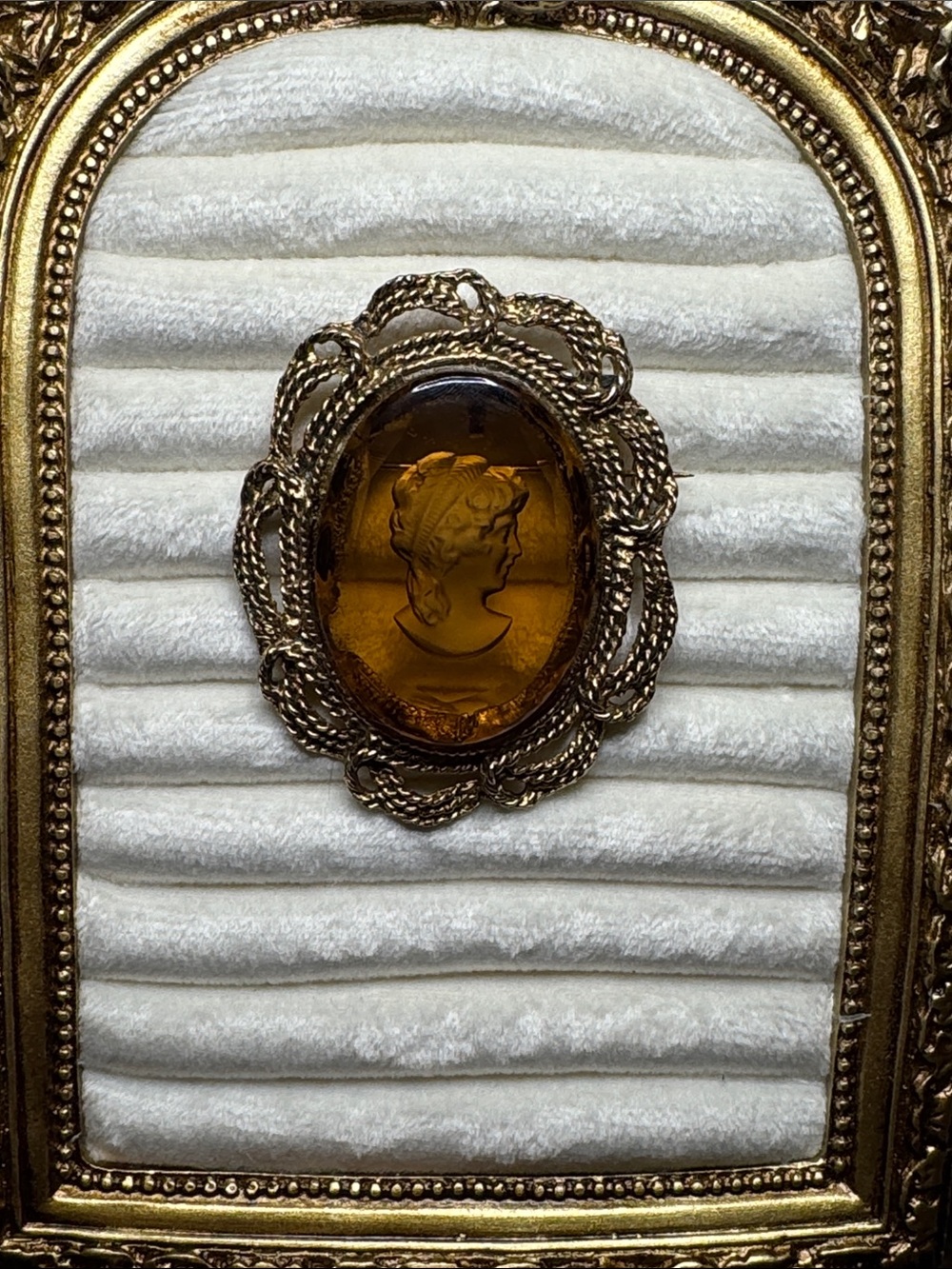 Vintage Amber Intaglio Cameo Glass Gold-Tone Filigree Brooch & Pendant